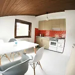 Family Friendly - With Beautiful Mountain Views Apartment *
