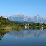 Family Friendly - With Beautiful Mountain Views Apartment