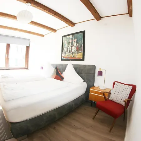 Apartment Family Friendly Chalet - Central With Beautiful Mountain Views *