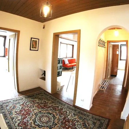 Family Friendly - With Beautiful Mountain Views Apartmán