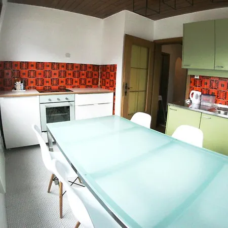 Apartment Family Friendly Chalet - Central With Beautiful Mountain Views