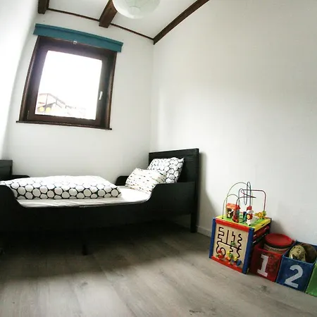 Family Friendly Chalet - Central With Beautiful Mountain Views *