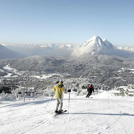 Family Friendly Chalet - Central With Beautiful Mountain Views
