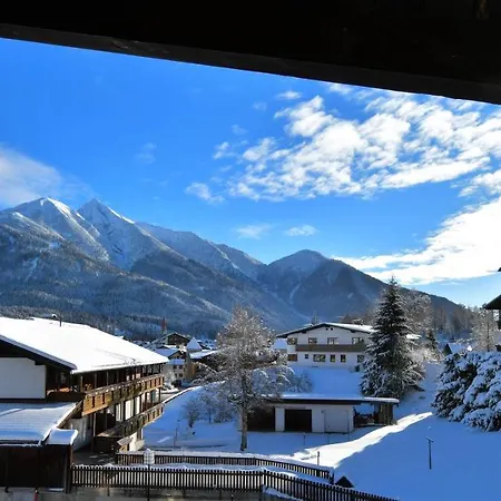 Family Friendly Chalet - Central With Beautiful Mountain Views