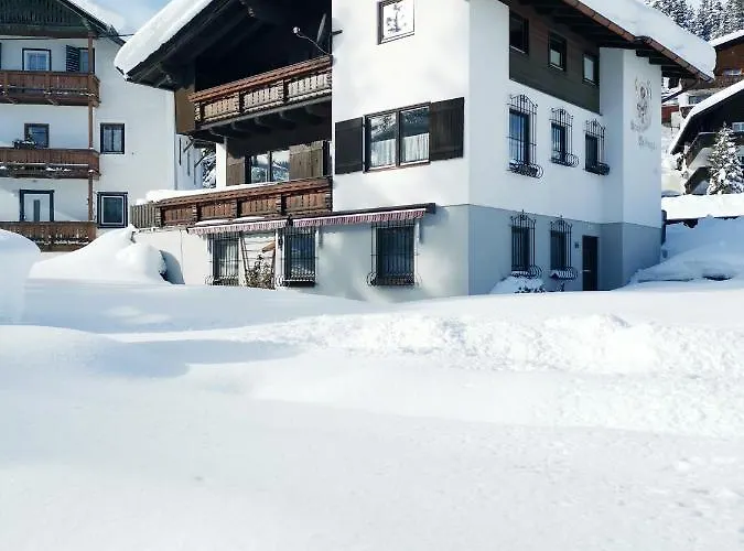 Family Friendly - With Beautiful Mountain Views