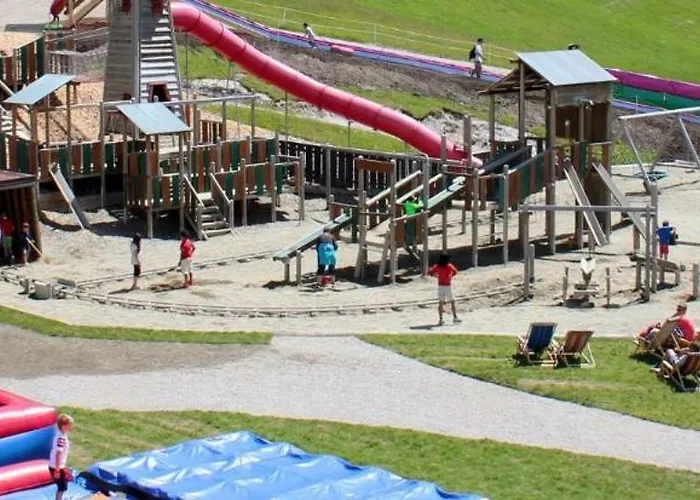 Family Friendly - With Beautiful Mountain Views Lejlighed