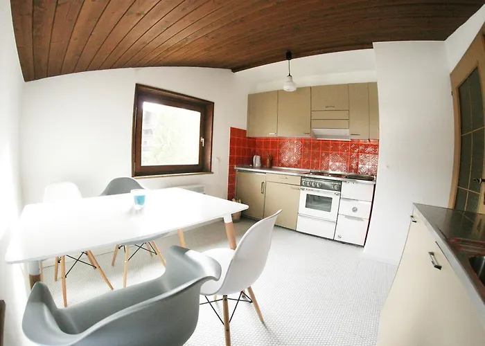 Family Friendly - With Beautiful Mountain Views Lejlighed *