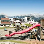 Family Friendly - With Beautiful Mountain Views Lejlighed