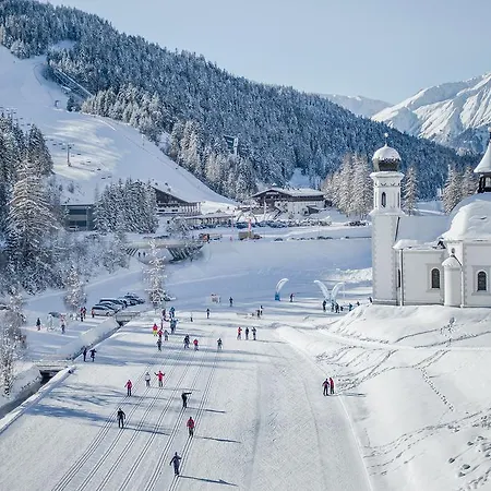 Family Friendly Chalet - Central With Beautiful Mountain Views