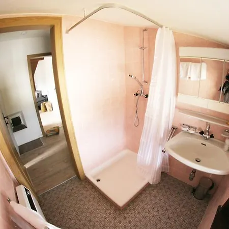 Family Friendly Chalet - Central With Beautiful Mountain Views