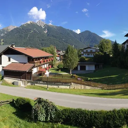 Family Friendly Chalet - Central With Beautiful Mountain Views Daire Seefeld in Tirol