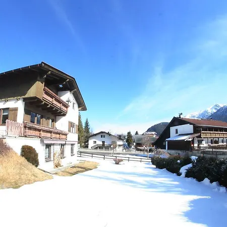 Family Friendly Chalet - Central With Beautiful Mountain Views Daire *
